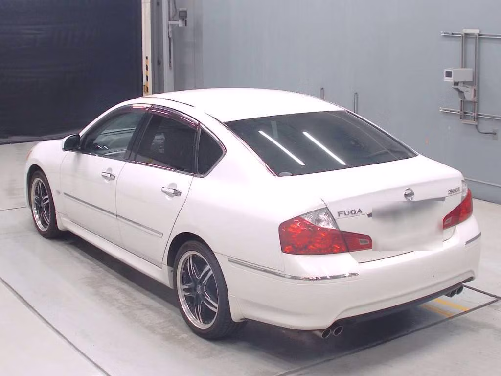 NISSAN FUGA