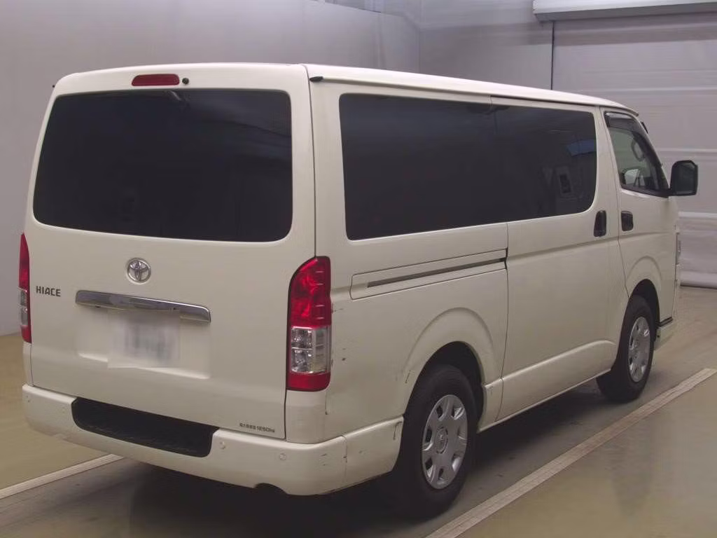 TOYOTA REGIUS ACE