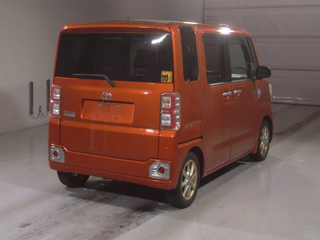 TOYOTA PIXIS MEGA