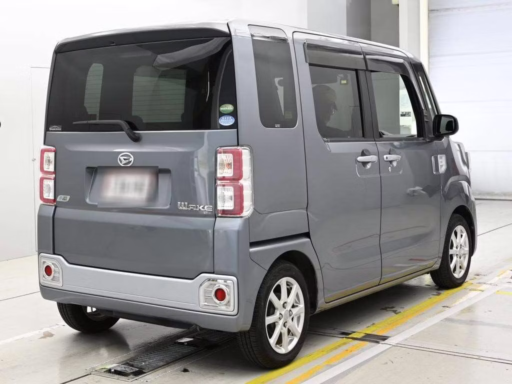 DAIHATSU WAKE