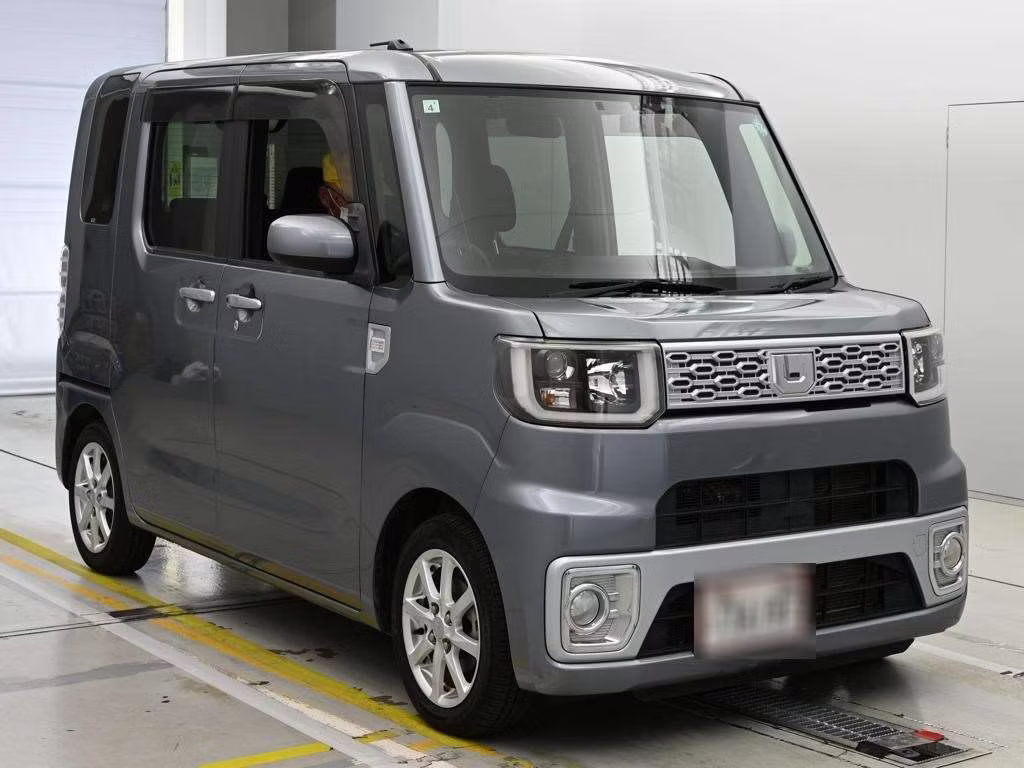 DAIHATSU WAKE