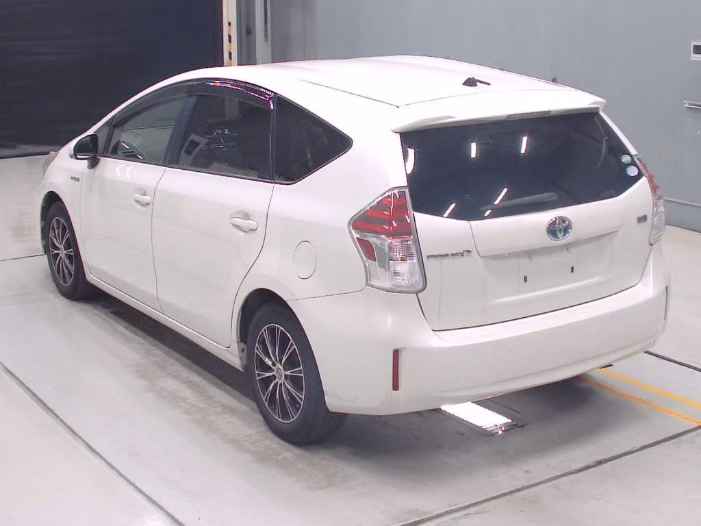 TOYOTA PRIUS ALPHA