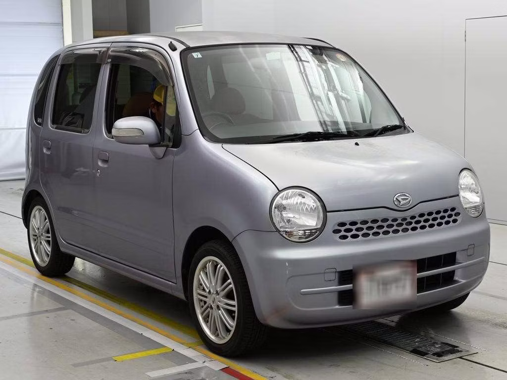 DAIHATSU MOVE LATTE