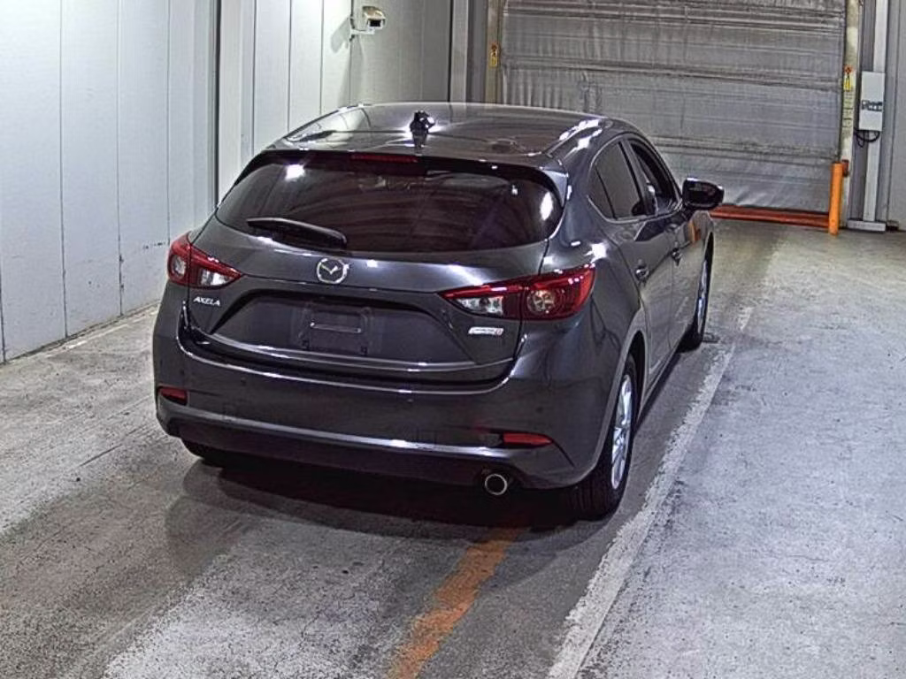MAZDA AXELA