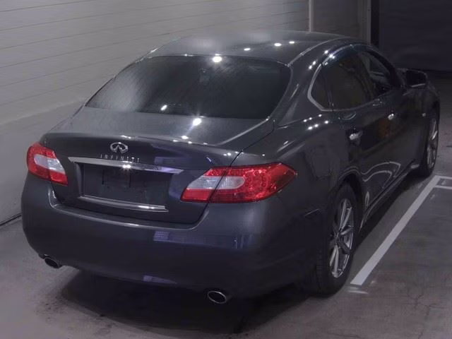 NISSAN FUGA