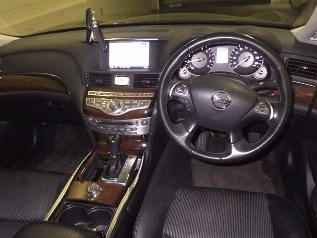 NISSAN FUGA