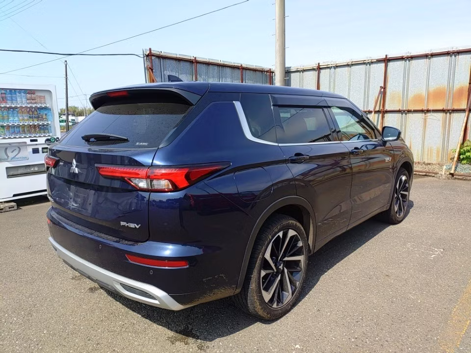 MITSUBISHI OUTLANDER