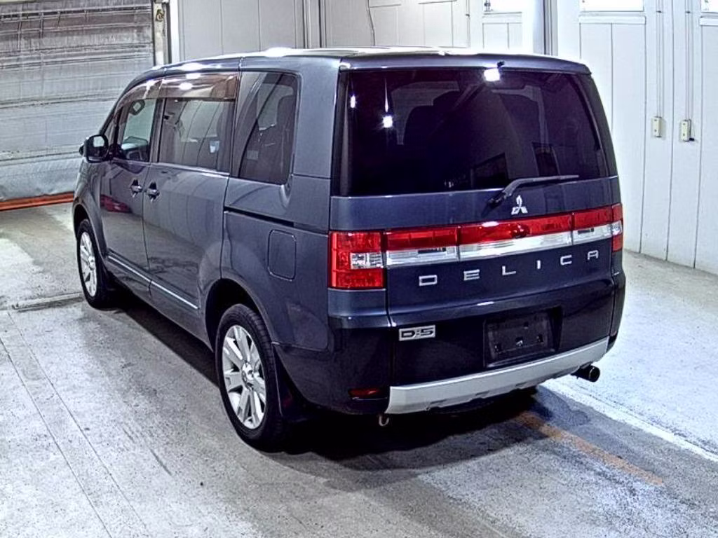 MITSUBISHI DELICA D:5