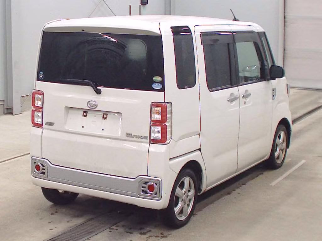 DAIHATSU WAKE