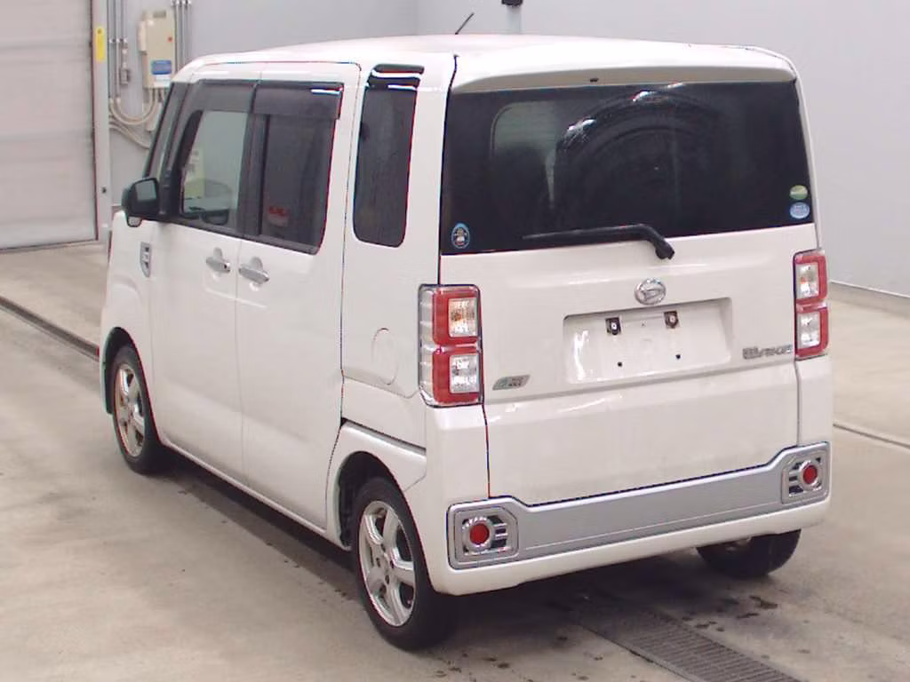 DAIHATSU WAKE