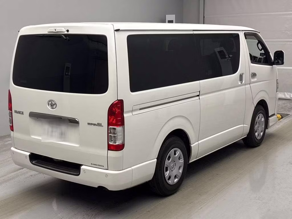 TOYOTA REGIUS ACE