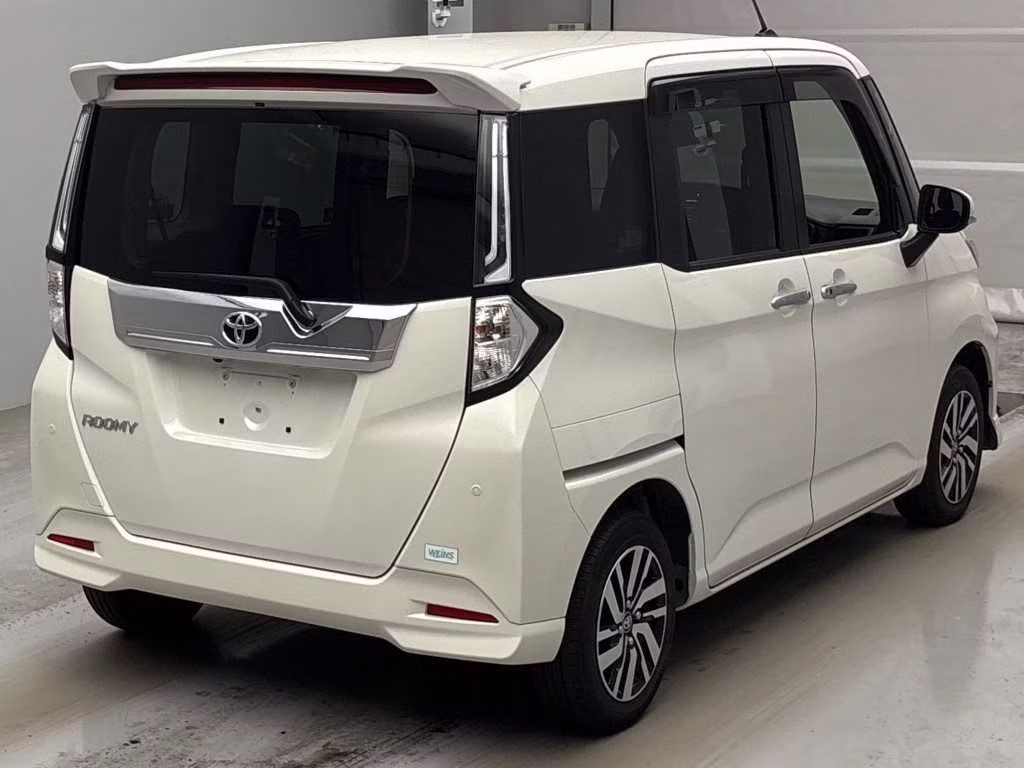 TOYOTA ROOMY