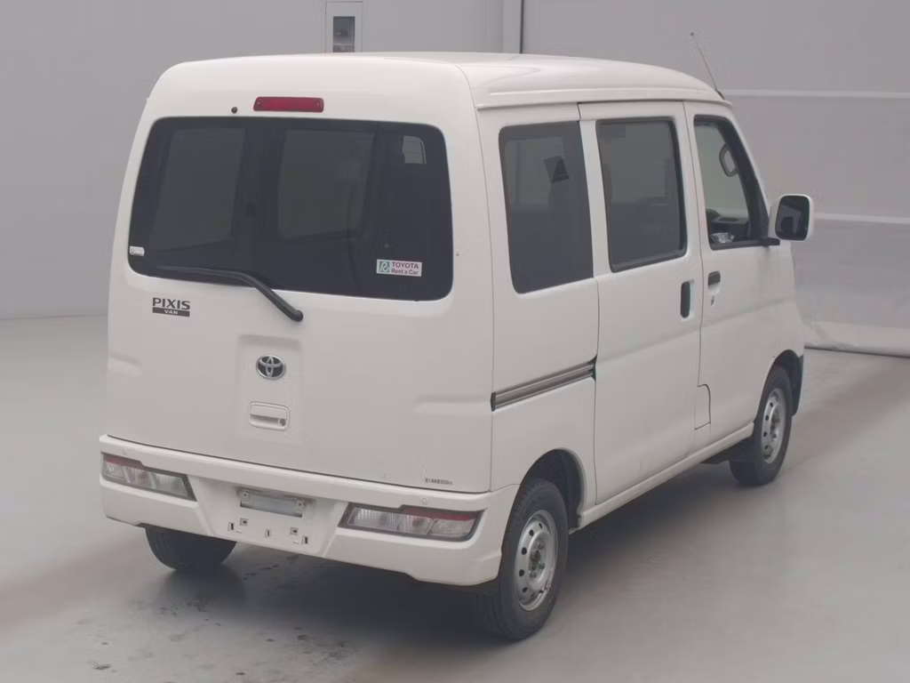 TOYOTA PIXIS VAN