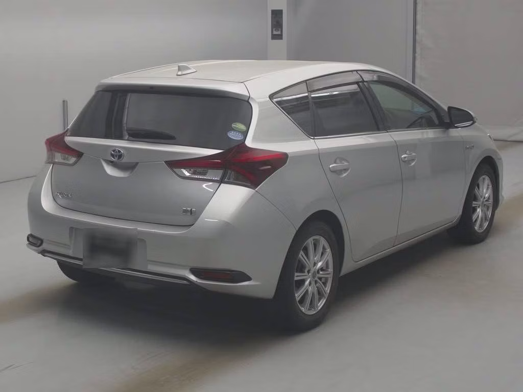 TOYOTA AURIS