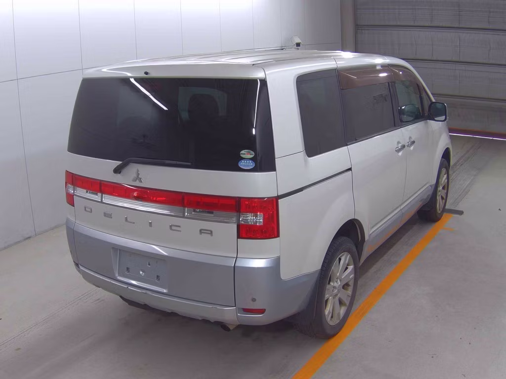 MITSUBISHI DELICA D:5