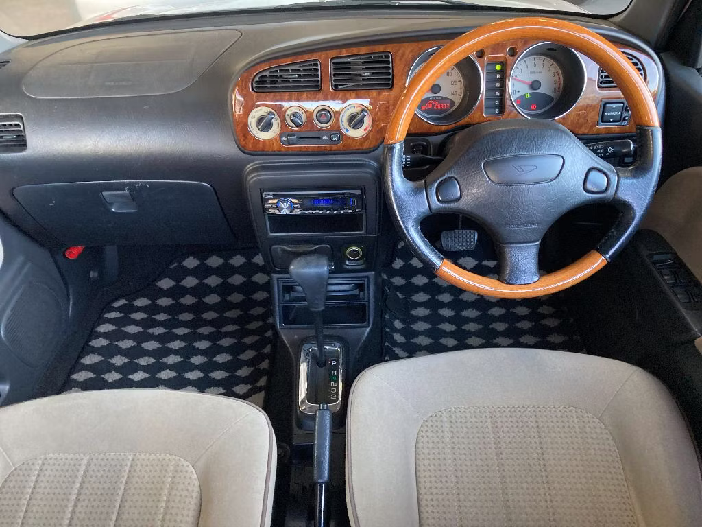 DAIHATSU MIRA GINO