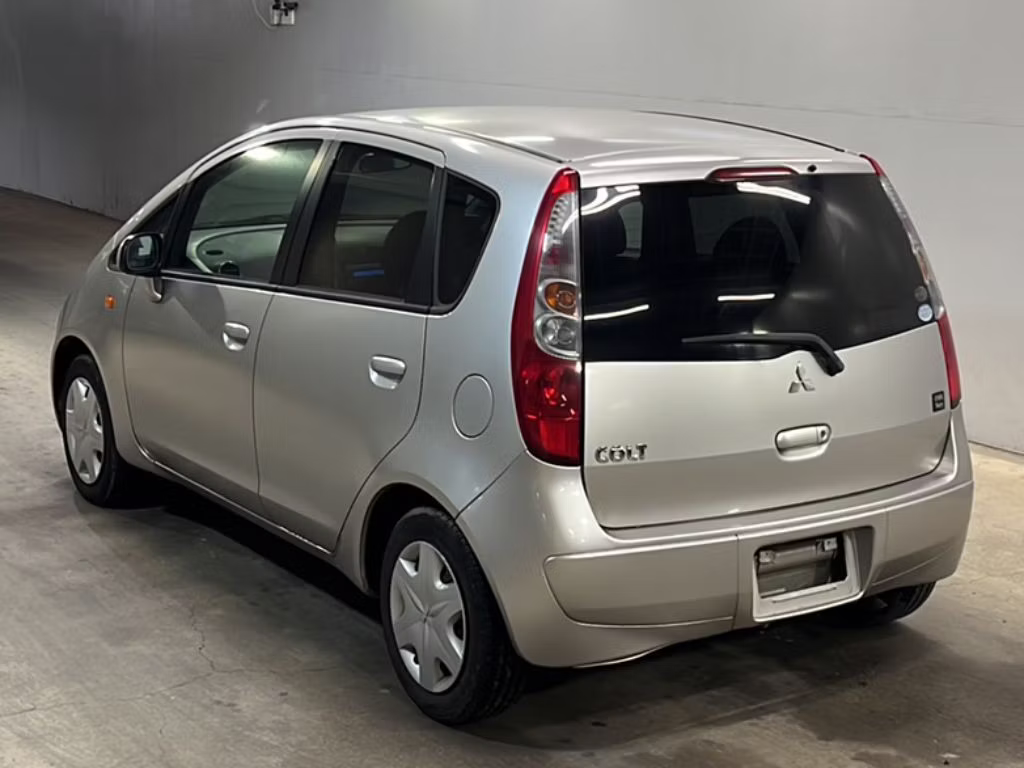 MITSUBISHI COLT