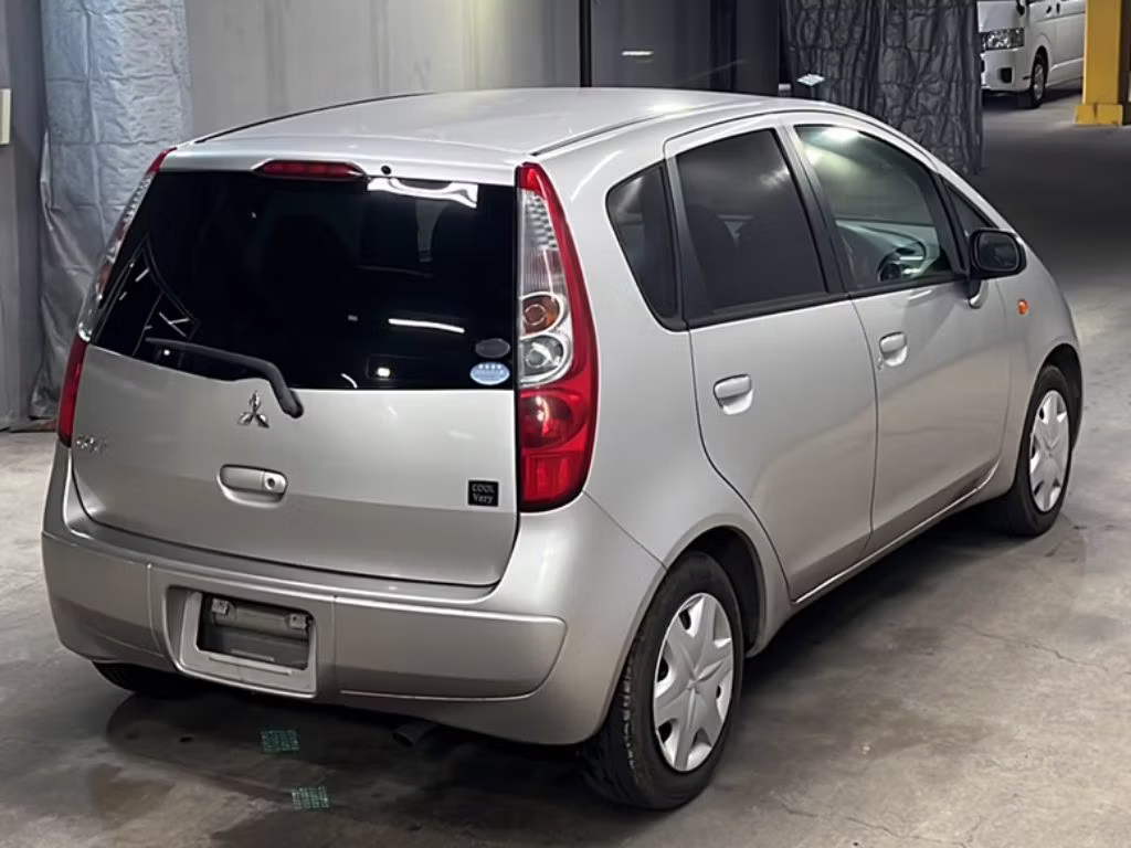MITSUBISHI COLT