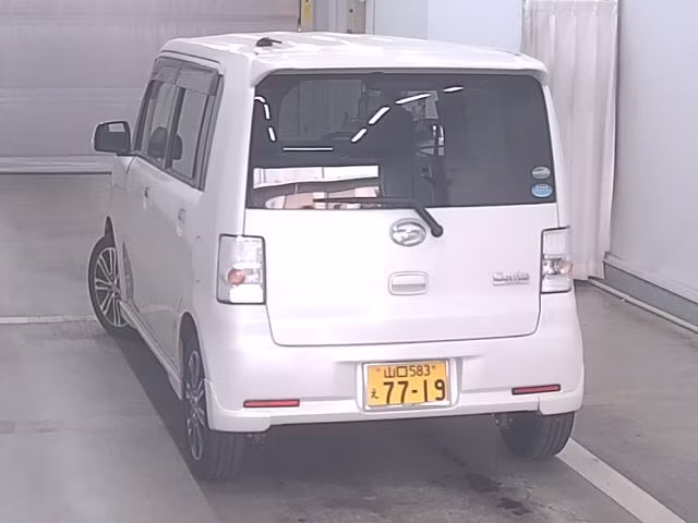 DAIHATSU MOVE CONTE