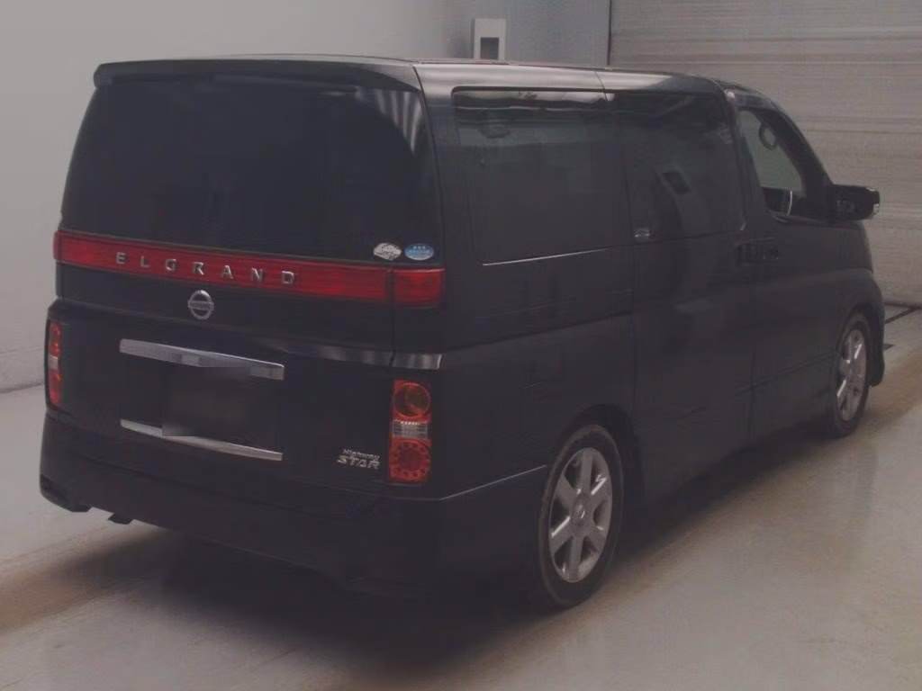 NISSAN ELGRAND