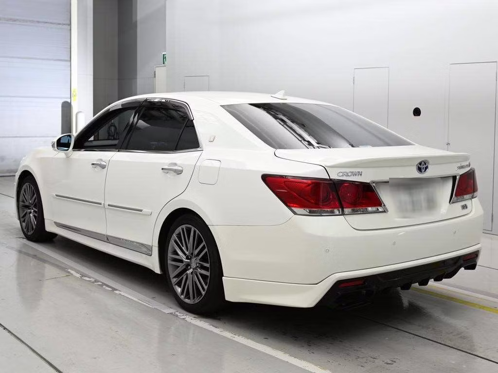 TOYOTA CROWN