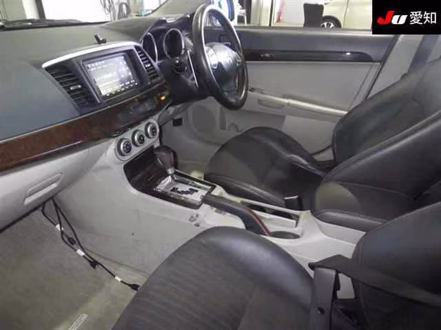 MITSUBISHI GALANT FORTIS