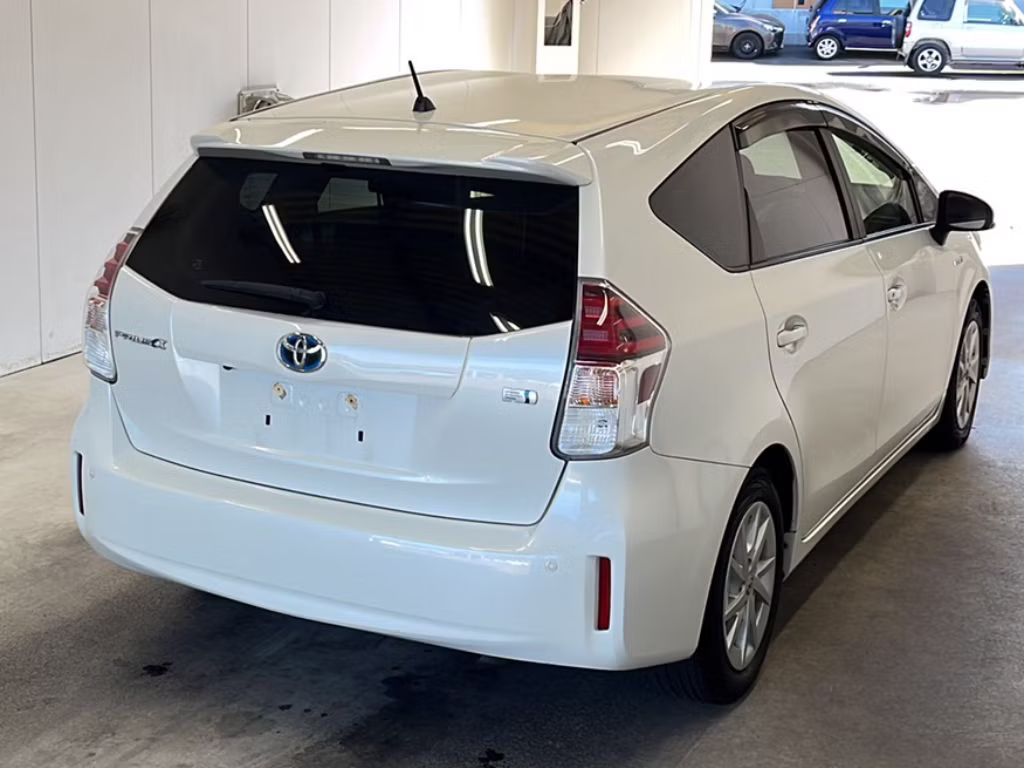 TOYOTA PRIUS ALPHA