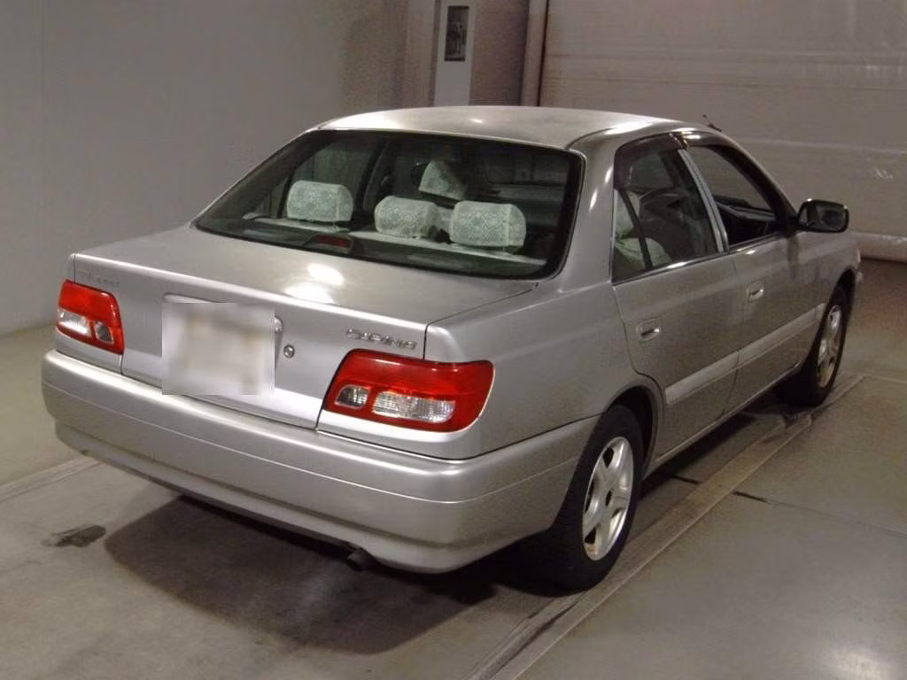 TOYOTA CARINA