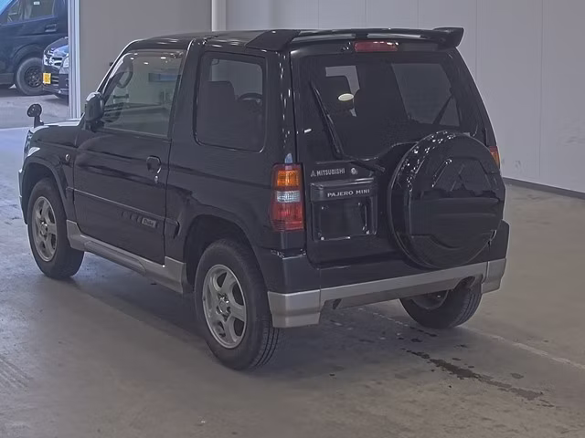 MITSUBISHI PAJERO MINI