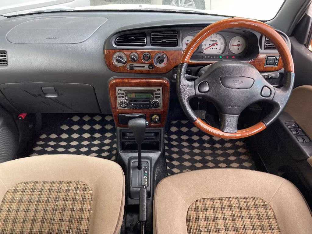 DAIHATSU MIRA GINO