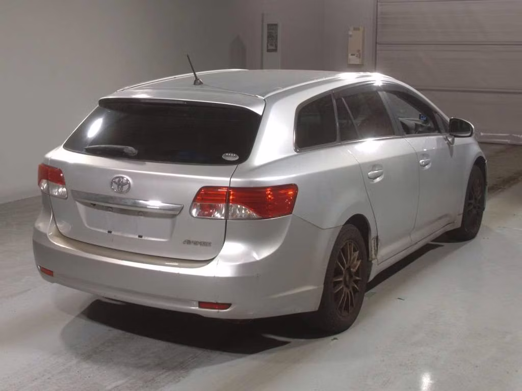 TOYOTA AVENSIS