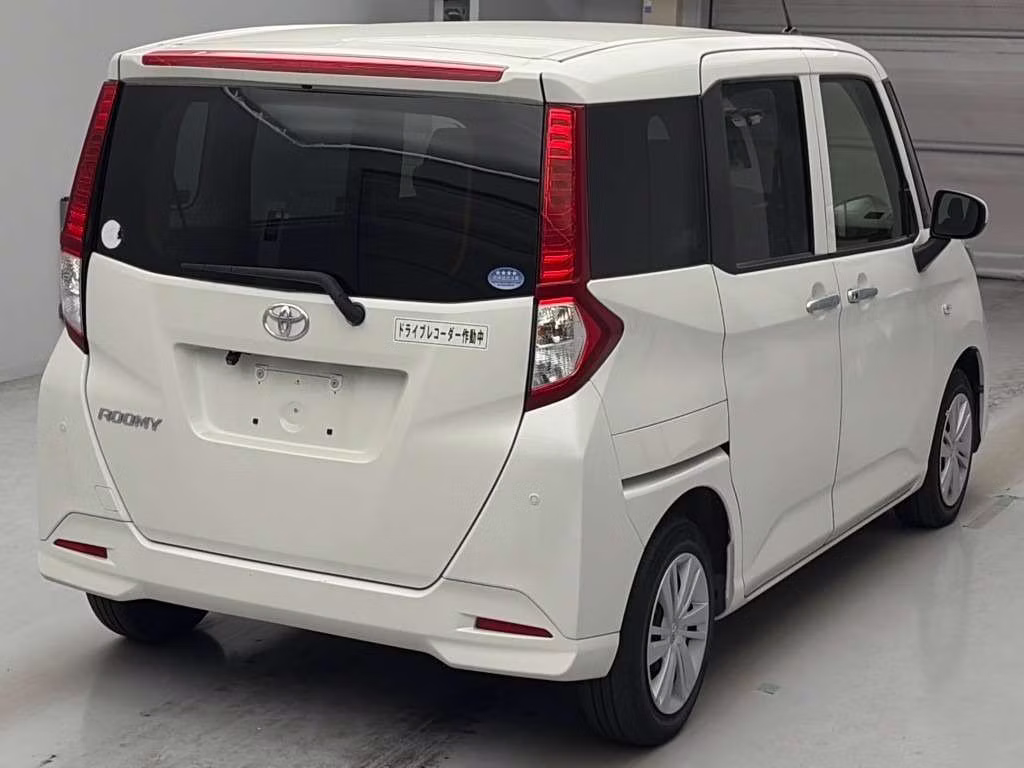 TOYOTA ROOMY