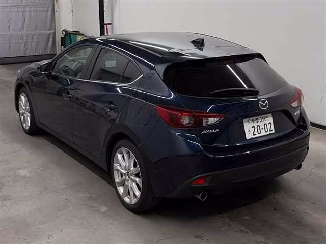 MAZDA AXELA