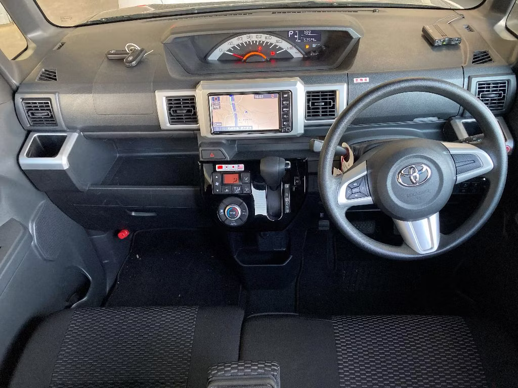 TOYOTA PIXIS MEGA