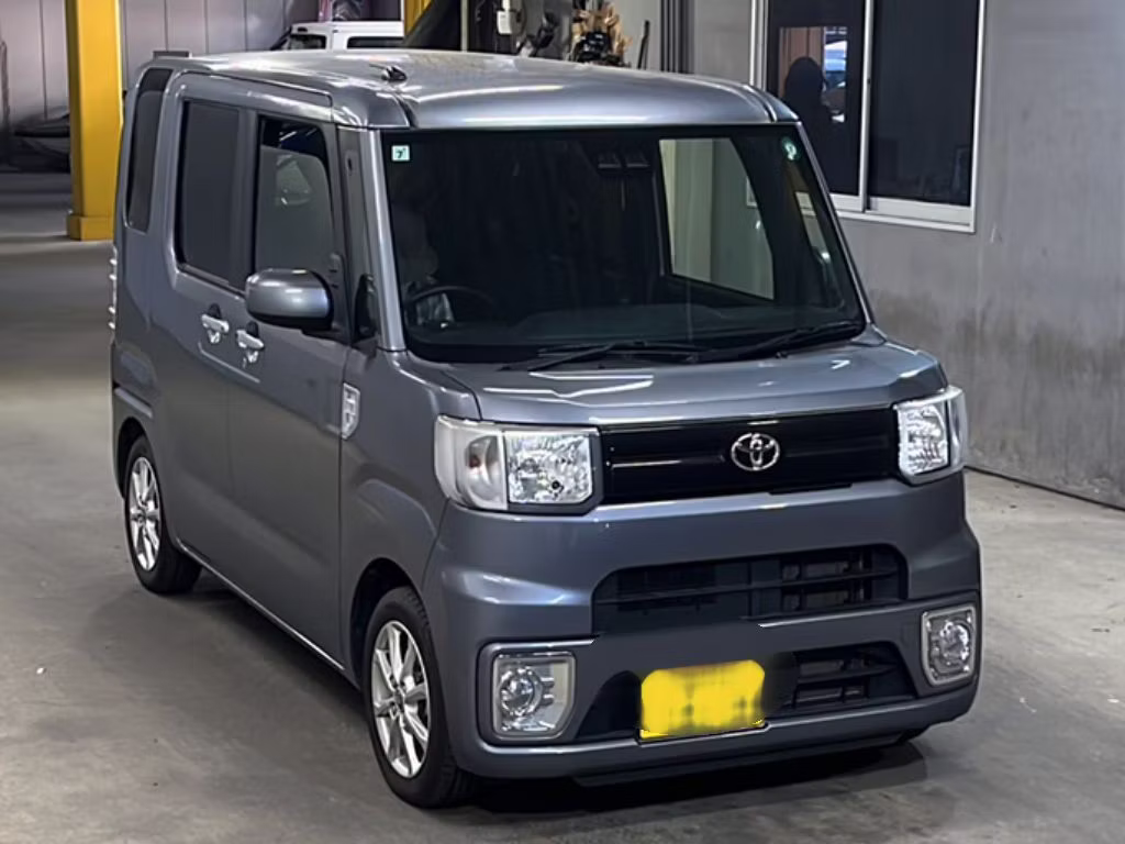 TOYOTA PIXIS MEGA