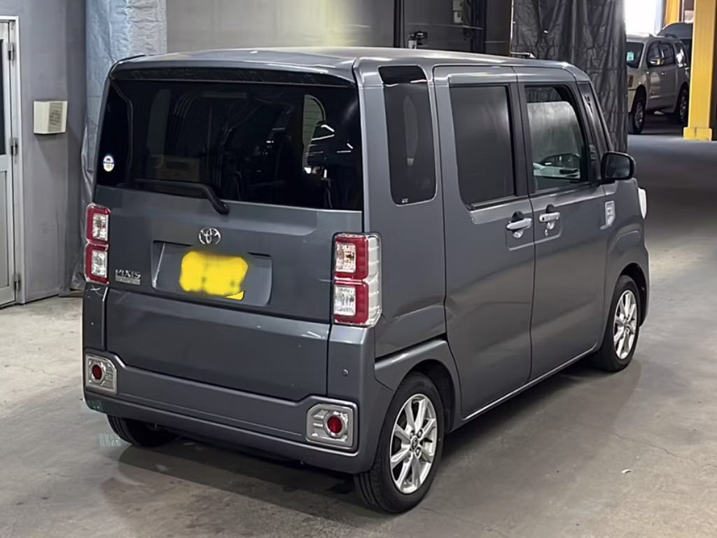 TOYOTA PIXIS MEGA