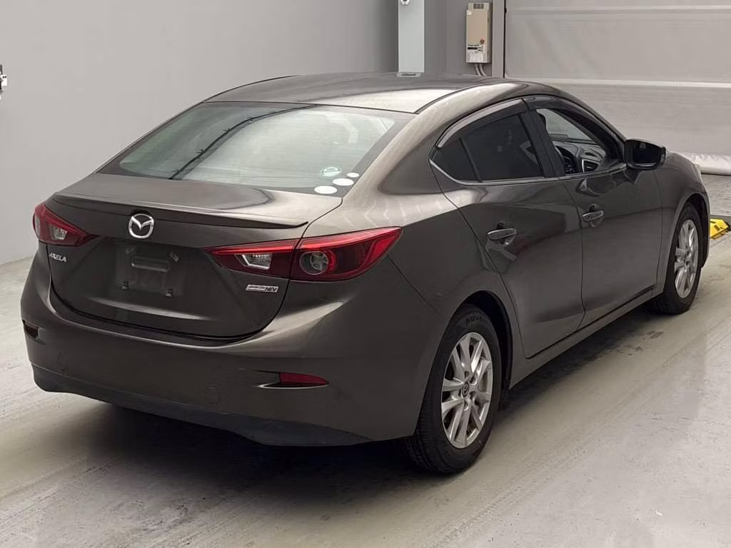 MAZDA AXELA