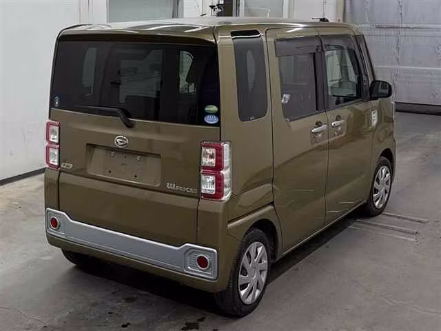 DAIHATSU WAKE