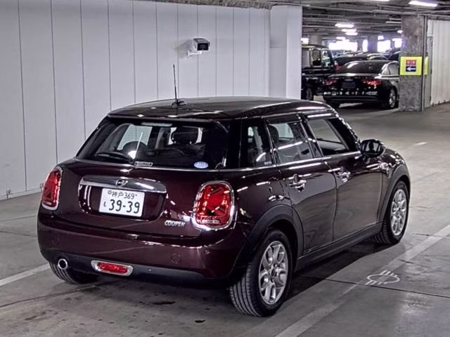 MINI HATCH