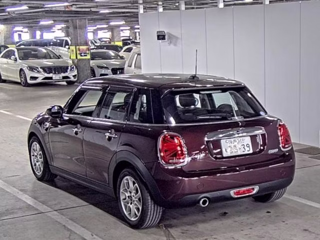 MINI HATCH