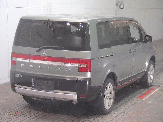 MITSUBISHI DELICA D:5