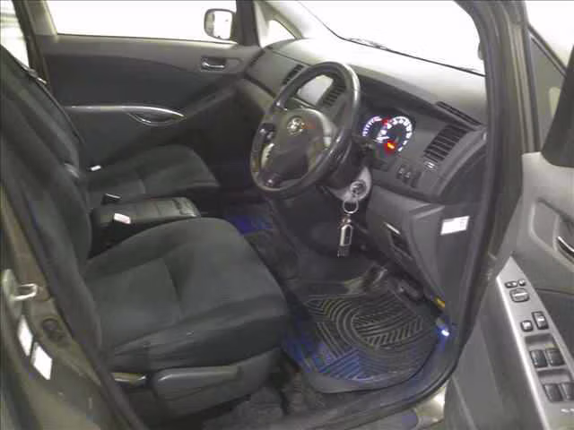 TOYOTA ISIS