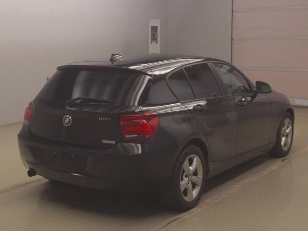 BMW 1-SERIES
