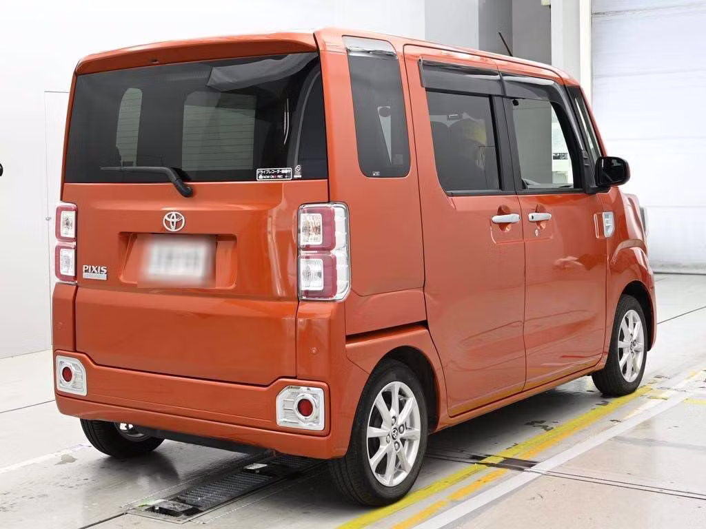 TOYOTA PIXIS MEGA