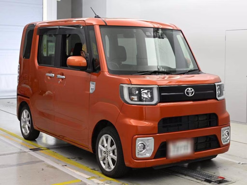 TOYOTA PIXIS MEGA