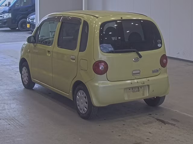 DAIHATSU MOVE LATTE