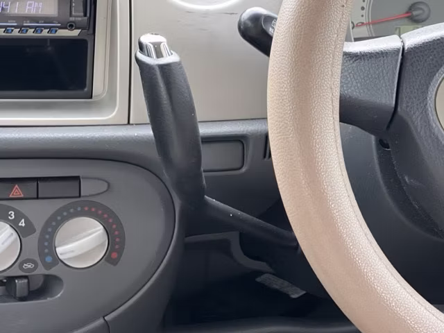DAIHATSU MOVE LATTE