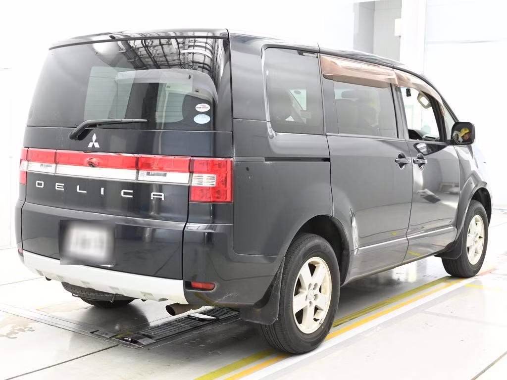 MITSUBISHI DELICA D:5