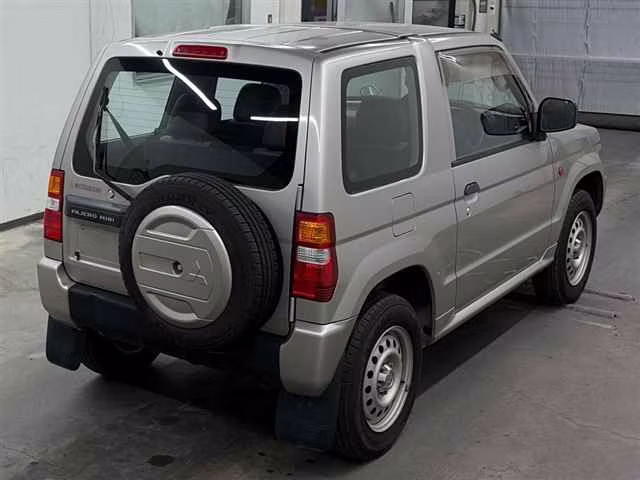 MITSUBISHI PAJERO MINI
