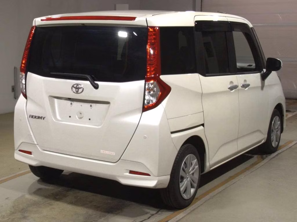TOYOTA ROOMY